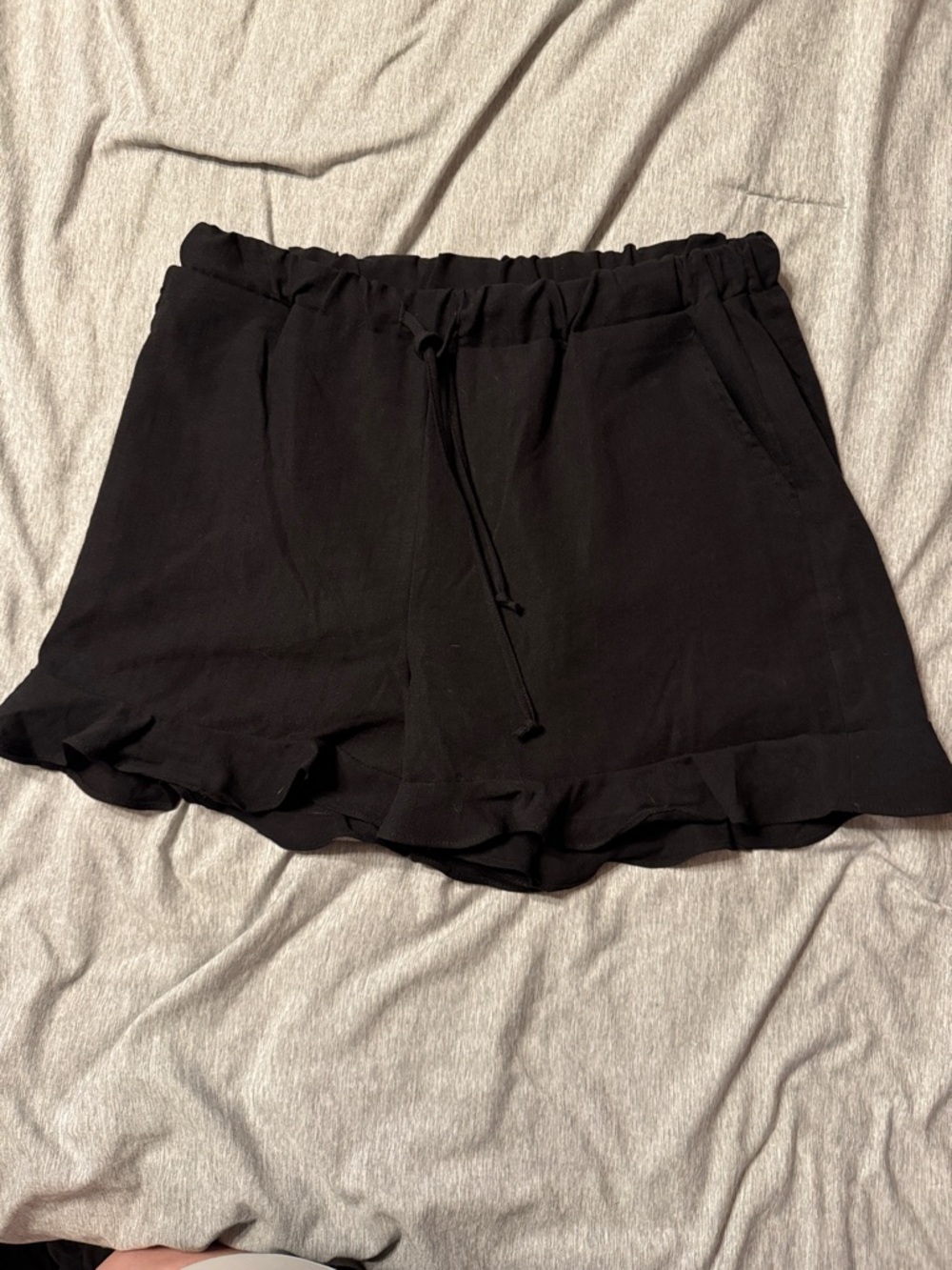 Coco + Carmen Black Ruffle-Hem Drawstring Skort
